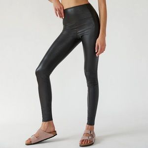 Wilfred Free (Aritzia) Daria Vegan Leather Pants / Leggings in sz S